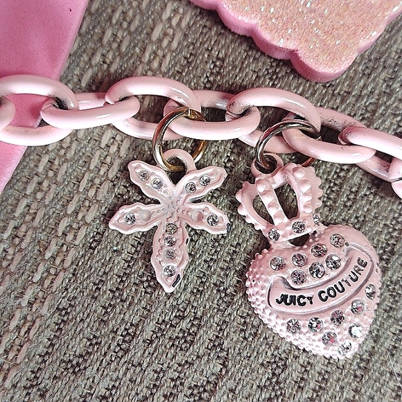 Juicy Couture 🩷Pink Heart Bracelet - Picture 4 of 14